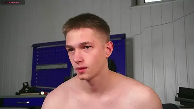 Snapshot of dustyn_fox chatting on December 3, 2025, 10:57 am dustyn fox online show from December 3, 2025, 10:57 am