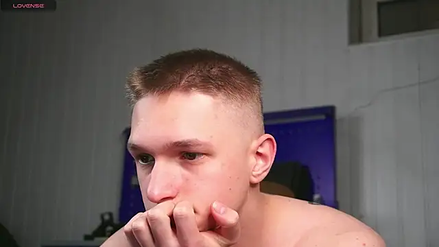 Snapshot of dustyn_fox chatting on December 13, 2025, 7:53 pm dustyn fox online show from December 13, 2025, 7:53 pm