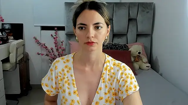 Snapshot of baby-miah chatting on January 15, 2025, 4:04 am baby-miah online show from January 15, 2025, 4:04 am