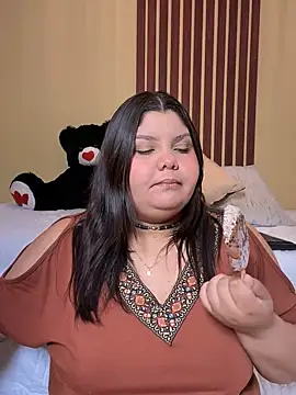  Shara Handal  online show from February 5, 2025, 10:22 pm