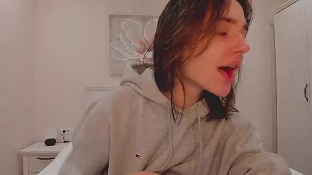 JudyAngil online show from October 29, 2025, 6:04 am