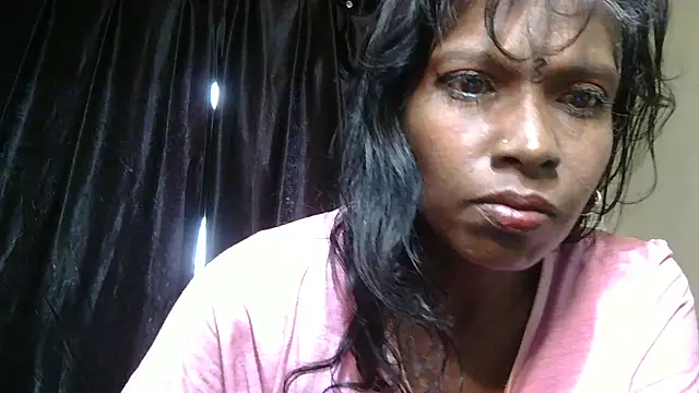 Snapshot of Fuckable_Nasty_MILF chatting on February 14, 2025, 6:02 am Fuckable Nasty MILF online show from February 14, 2025, 6:02 am