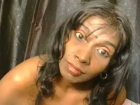 Snapshot of Fuckable_Nasty_MILF chatting on October 13, 2025, 7:14 pm Fuckable Nasty MILF online show from October 13, 2025, 7:14 pm