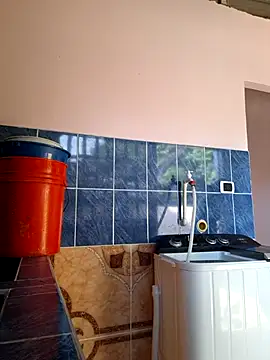 sexy-latin10 online show from October 24, 2025, 8:38 pm