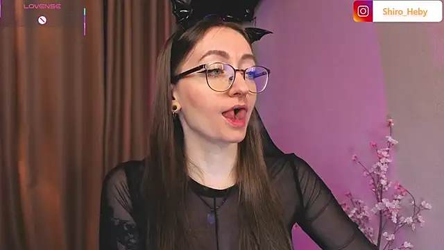 Snapshot of ShiroHeby chatting on November 6, 2025, 12:50 pm ShiroHeby online show from November 6, 2025, 12:50 pm