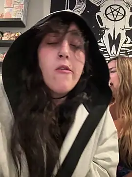 ThicBunz online show from September 17, 2025, 3:30 am