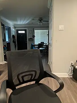 ThicBunz online show from December 3, 2025, 3:54 pm