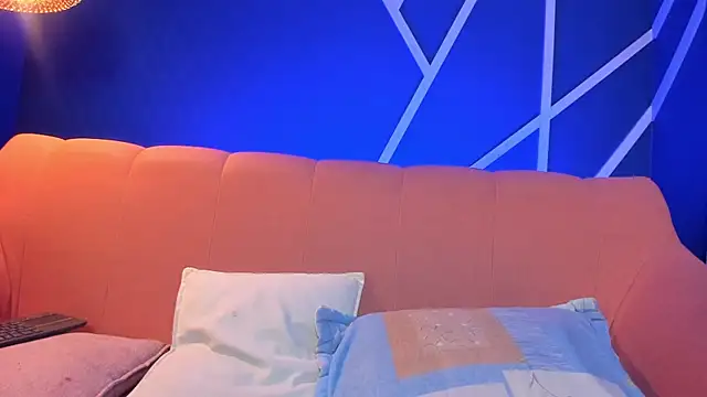 janecullen online show from February 7, 2025, 3:45 am