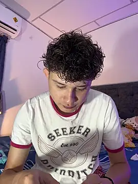 Snapshot of Nathan_Bluee chatting on November 11, 2025, 3:01 pm Nathan Bluee online show from November 11, 2025, 3:01 pm