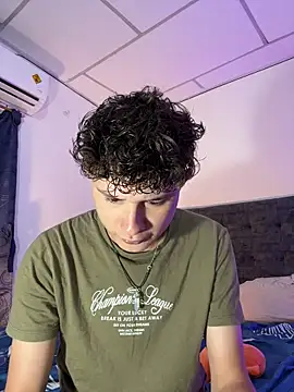 Snapshot of Nathan_Bluee chatting on November 13, 2025, 3:55 pm Nathan Bluee online show from November 13, 2025, 3:55 pm