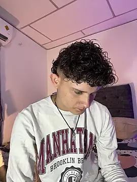 Snapshot of Nathan_Bluee chatting on November 16, 2025, 3:06 pm Nathan Bluee online show from November 16, 2025, 3:06 pm