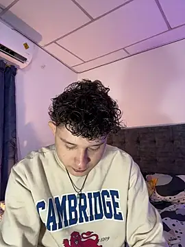 Snapshot of Nathan_Bluee chatting on November 18, 2025, 3:05 pm Nathan Bluee online show from November 18, 2025, 3:05 pm