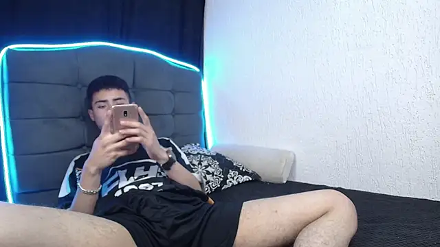 Snapshot of sexybat_twink chatting on December 23, 2024, 11:06 pm sexybat twink online show from December 23, 2024, 11:06 pm