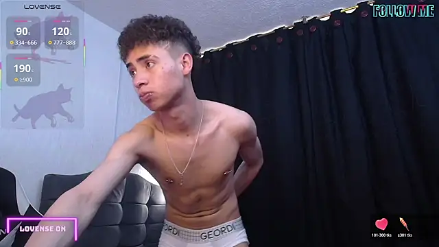 Snapshot of sexybat_twink chatting on October 27, 2025, 6:56 pm sexybat twink online show from October 27, 2025, 6:56 pm