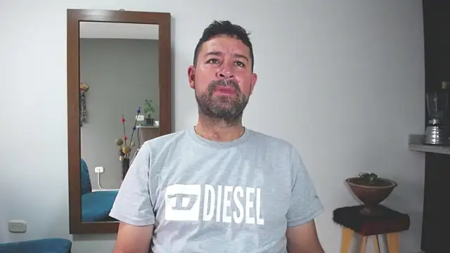 Snapshot of ambar_jacksonn chatting on October 2, 2025, 10:06 pm ambar jacksonn online show from October 2, 2025, 10:06 pm