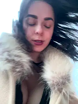 Alicia Hot1 online show from December 18, 2025, 4:35 pm