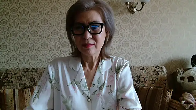 Elegant00Lady online show from October 28, 2025, 3:10 am