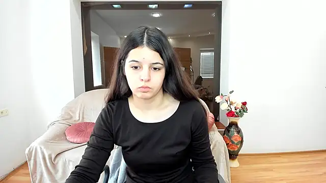 Snapshot of Molly_Owens chatting on October 18, 2025, 6:37 am Molly Owens online show from October 18, 2025, 6:37 am