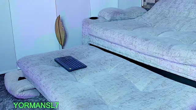 Snapshot of zaiin_diesel chatting on December 4, 2025, 11:30 am zaiin diesel online show from December 4, 2025, 11:30 am