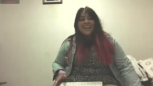 amydeepqueen online show from February 26, 2025, 10:58 am