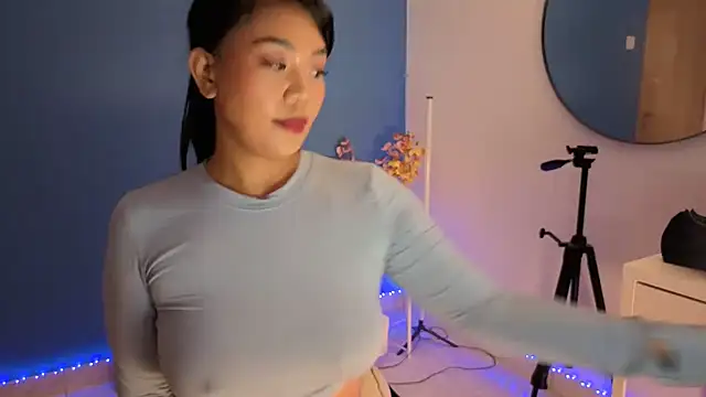 Snapshot of NaughtyMe chatting on October 15, 2025, 6:30 pm NaughtyMe online show from October 15, 2025, 6:30 pm