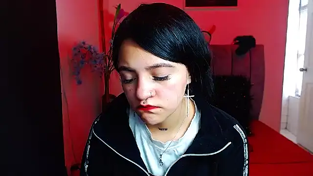 Snapshot of Violettasquirt chatting on September 22, 2025, 4:42 pm Violettasquirt online show from September 22, 2025, 4:42 pm