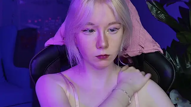 NancyMartinez online show from January 19, 2025, 5:05 am