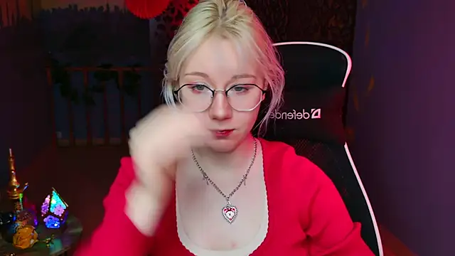 NancyMartinez online show from February 19, 2025, 5:05 am