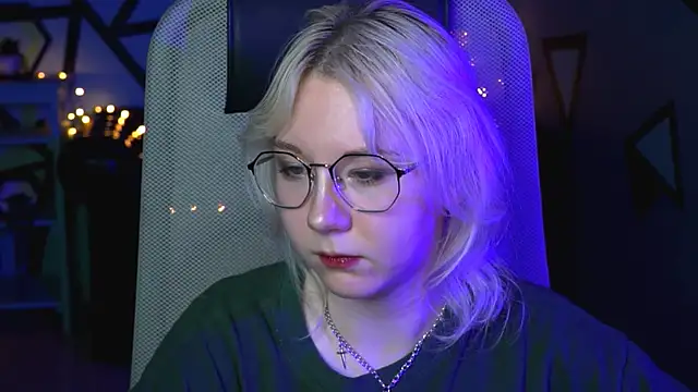 NancyMartinez online show from March 6, 2025, 8:19 am