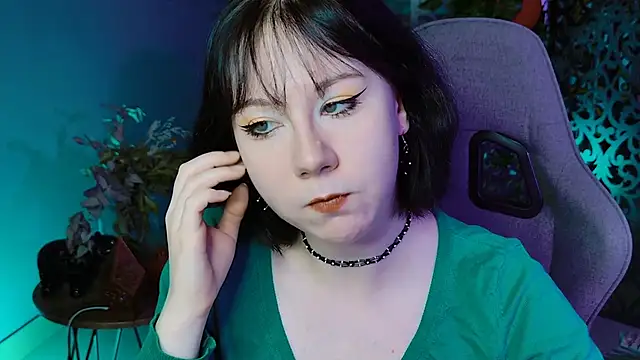 NancyMartinez online show from October 9, 2025, 5:05 am