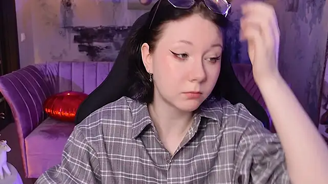 NancyMartinez online show from October 17, 2025, 9:12 am