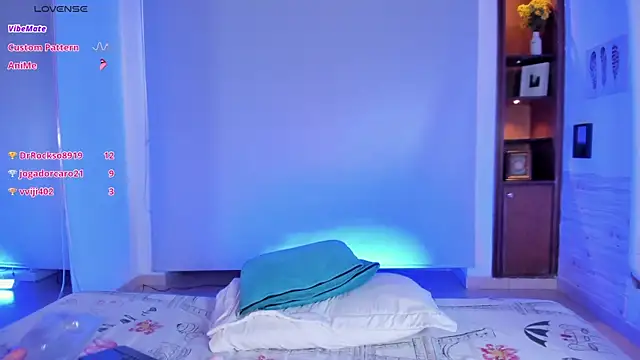 Snapshot of Susann_Ross chatting on January 29, 2025, 5:02 pm Susann Ross online show from January 29, 2025, 5:02 pm