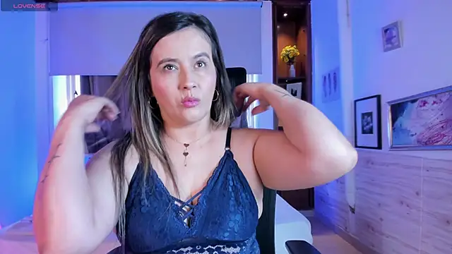 Snapshot of Susann_Ross chatting on February 9, 2025, 12:08 pm Susann Ross online show from February 9, 2025, 12:08 pm