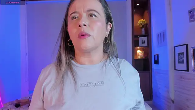 Snapshot of Susann_Ross chatting on February 15, 2025, 12:43 pm Susann Ross online show from February 15, 2025, 12:43 pm