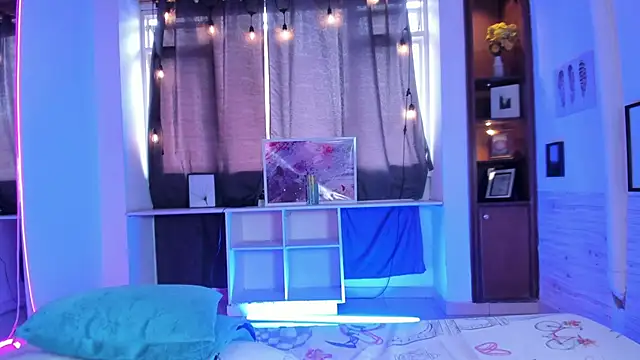 Snapshot of Susann_Ross chatting on February 21, 2025, 5:09 pm Susann Ross online show from February 21, 2025, 5:09 pm