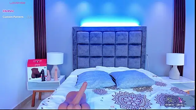 Snapshot of Susann_Ross chatting on March 20, 2025, 1:59 pm Susann Ross online show from March 20, 2025, 1:59 pm