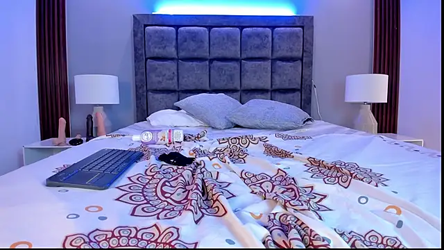 Snapshot of Susann_Ross chatting on March 22, 2025, 5:09 pm Susann Ross online show from March 22, 2025, 5:09 pm