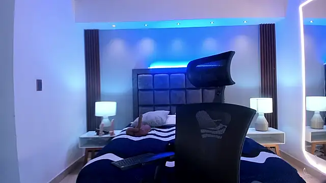 Snapshot of Susann_Ross chatting on September 12, 2025, 10:59 am Susann Ross online show from September 12, 2025, 10:59 am