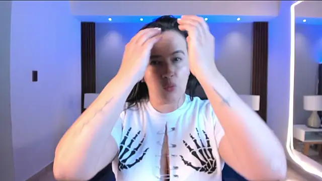 Snapshot of Susann_Ross chatting on October 30, 2025, 10:49 am Susann Ross online show from October 30, 2025, 10:49 am