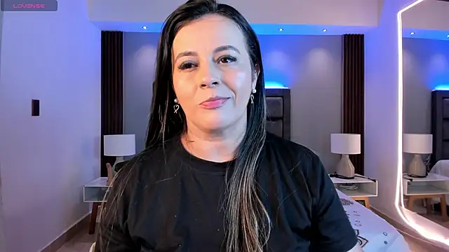 Snapshot of Susann_Ross chatting on November 17, 2025, 11:38 am Susann Ross online show from November 17, 2025, 11:38 am