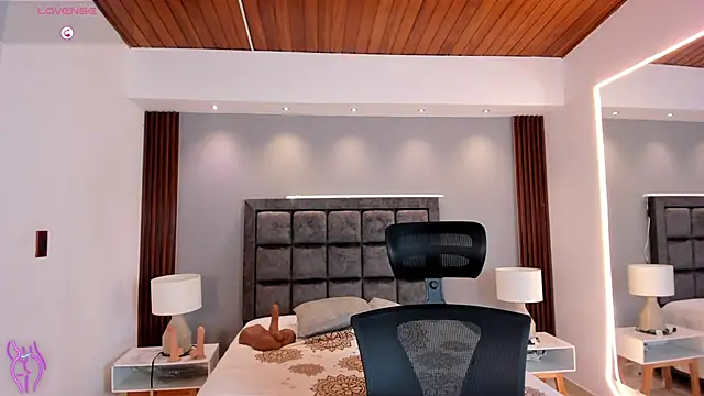 Snapshot of Susann_Ross chatting on November 28, 2025, 10:51 am Susann Ross online show from November 28, 2025, 10:51 am