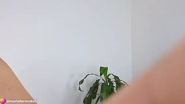 Mariafer05 online show from January 2, 2025, 6:12 pm