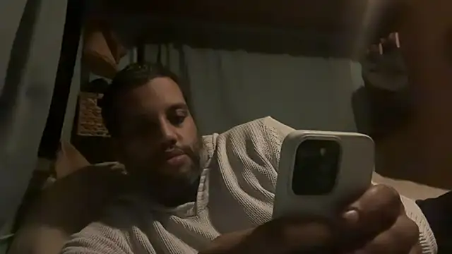 Snapshot of AbsolutMouuah chatting on October 27, 2025, 10:03 pm AbsolutMouuah online show from October 27, 2025, 10:03 pm