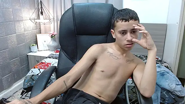 Xavii18 online show from February 15, 2025, 4:12 pm