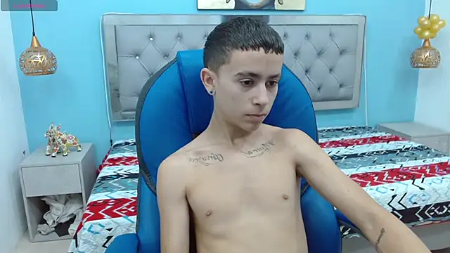 Xavii18 online show from February 20, 2025, 1:19 pm