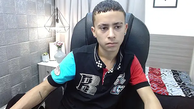 Xavii18 online show from March 12, 2025, 1:30 pm