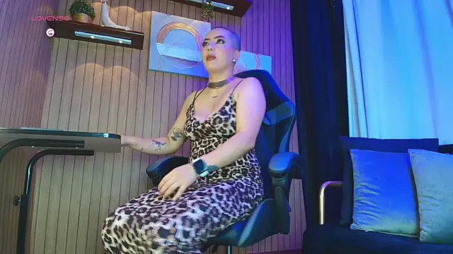 Camila Chainn online show from October 27, 2025, 12:42 pm