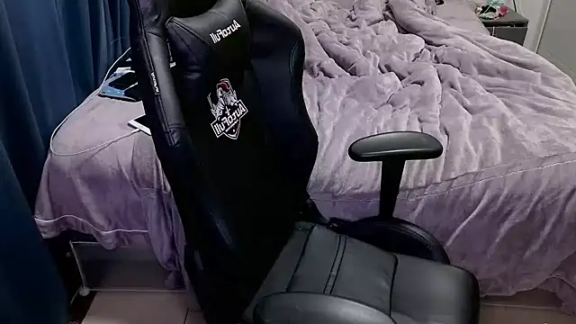 Snapshot of Angelababy001 chatting on January 17, 2025, 6:02 pm Angelababy001 online show from January 17, 2025, 6:02 pm