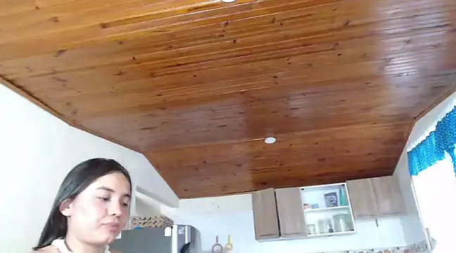 Cuty sexy hot online show from March 13, 2025, 2:33 pm