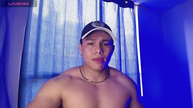 Snapshot of RoyConstance chatting on January 5, 2025, 8:10 pm RoyConstance online show from January 5, 2025, 8:10 pm